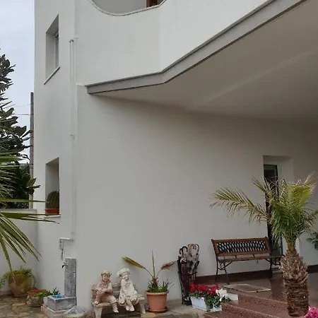 Sotto Le Stelle Bed & Breakfast Cursi