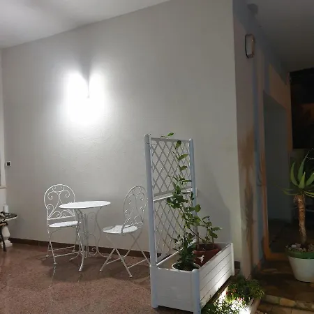 Sotto Le Stelle Bed & Breakfast Cursi
